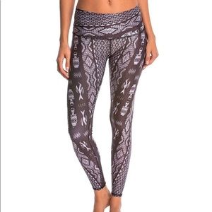 Teeki Aztec Black and white leggings